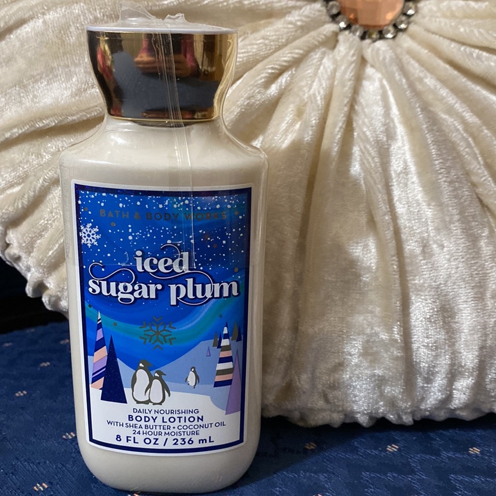 BATH & BODY WORKS SET. . . ICED SUGAR PLUM SCENT - Picture 5 of 6